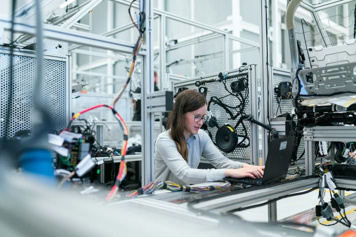 Raw Material & Fabric Inspection (4-Point System)
